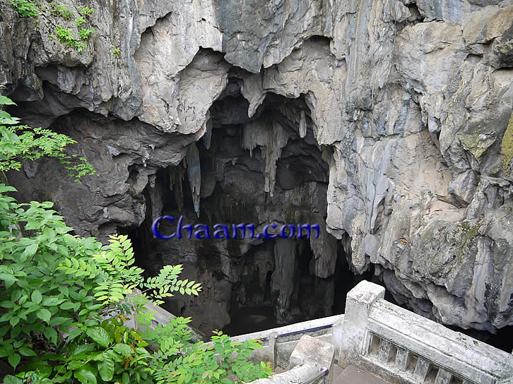 Entrance of the dripstone cave Tham Khao Luang