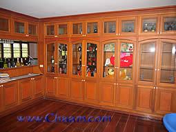 Large bar area for parties