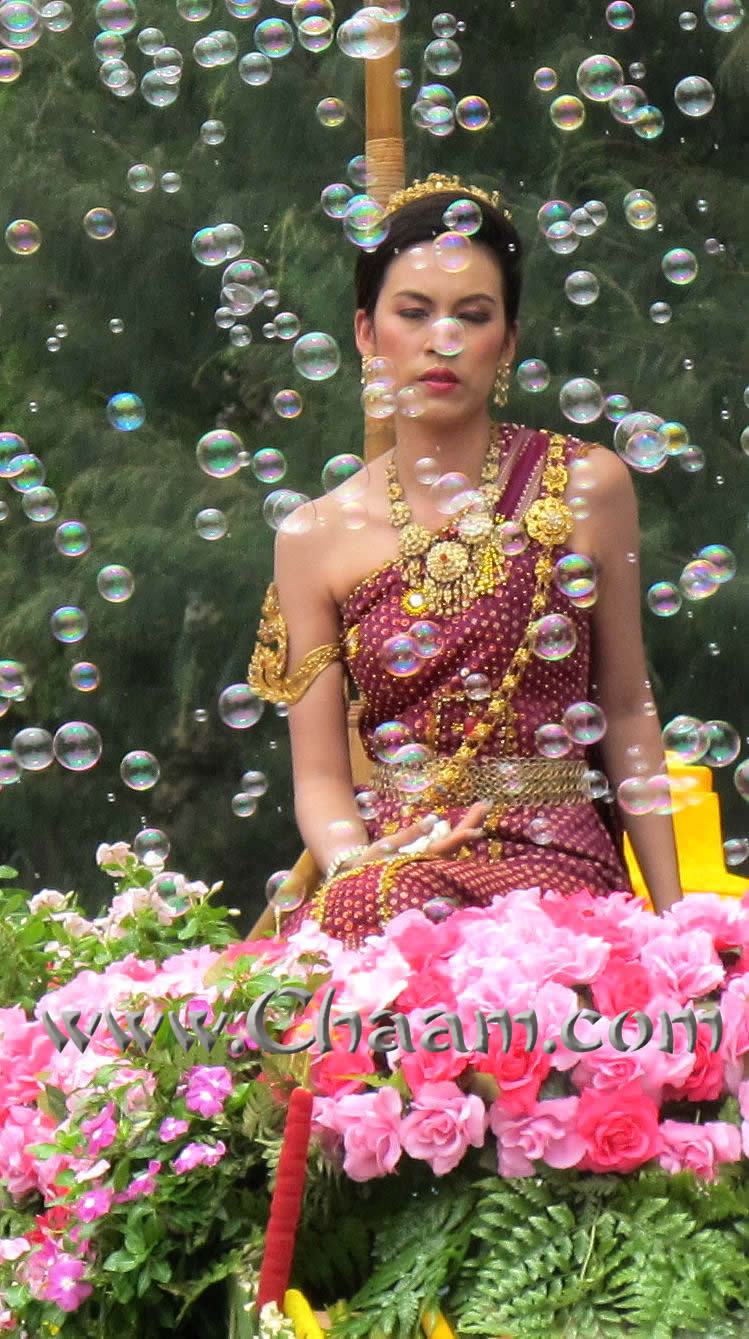 Traditional Thai clothes