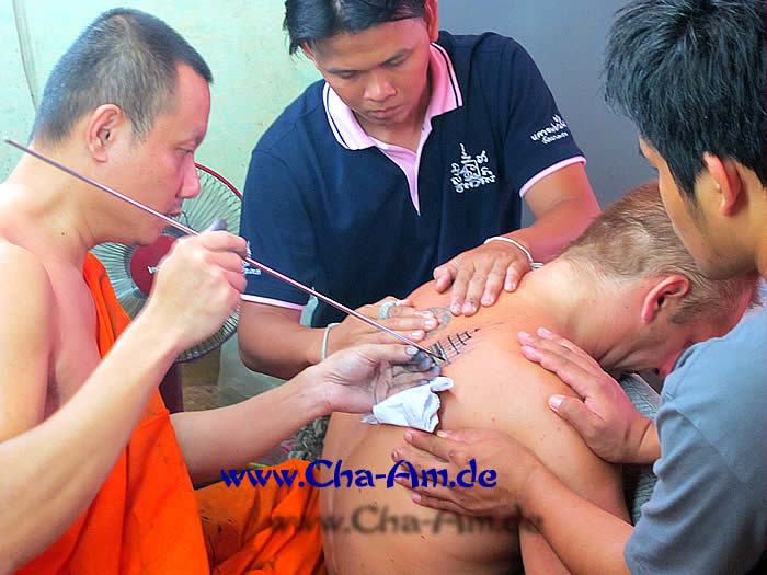 Luang Pi Nunn Tattoo monk Tempel Wat Bang Phra