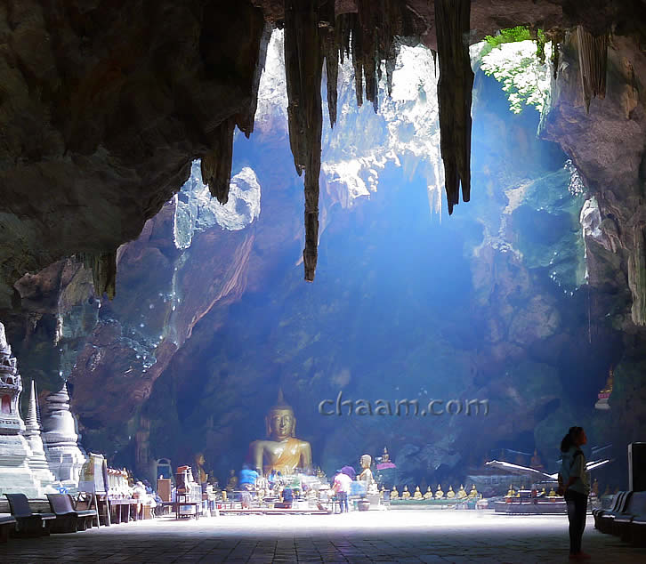 Tham Khao Luang light temple